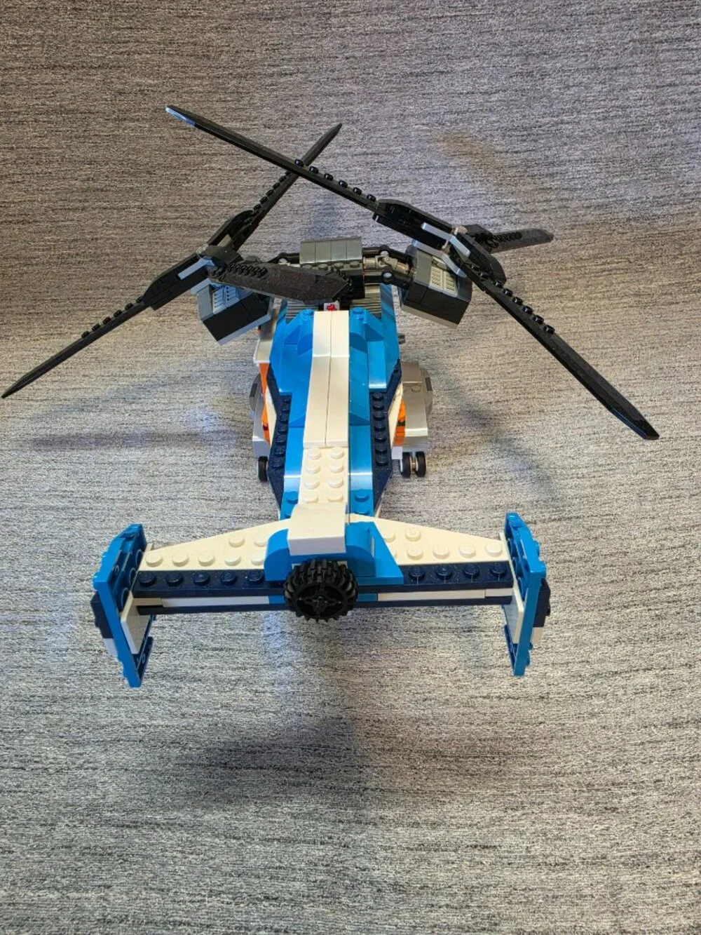 Lego Creator 3 in 1 Twin-Rotor Helicopter